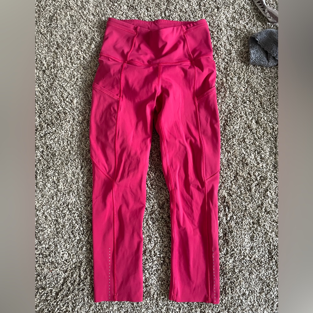 Lululemon Womans Fast Five HiRise Leggings In Sz 2 Nwot